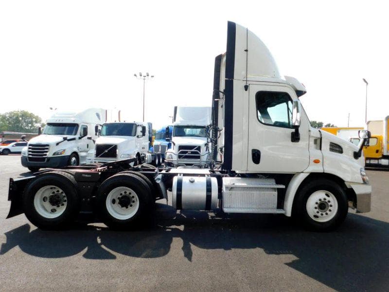2018 Freightliner Cascadia image 6