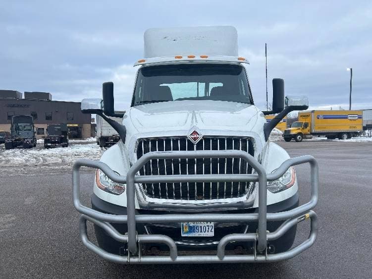 2023 International LT62F image 2