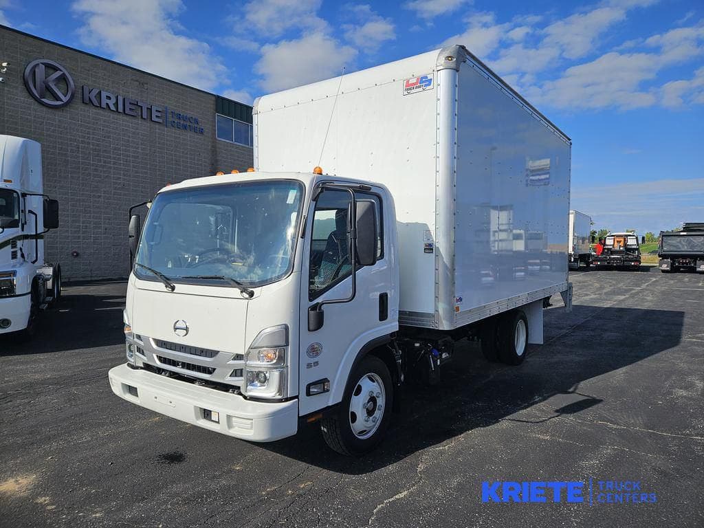 2023 Hino Conventional Type Truck image 1