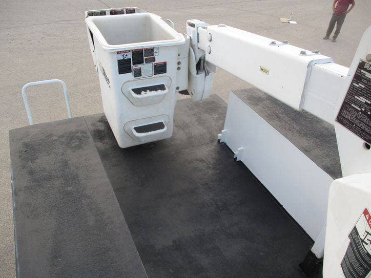 2017 Ford F550 BUCKET TRUCK 4X4 image 34