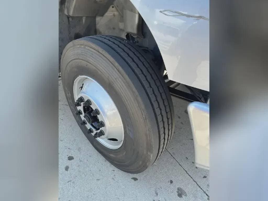 2018 International 4300 image 8