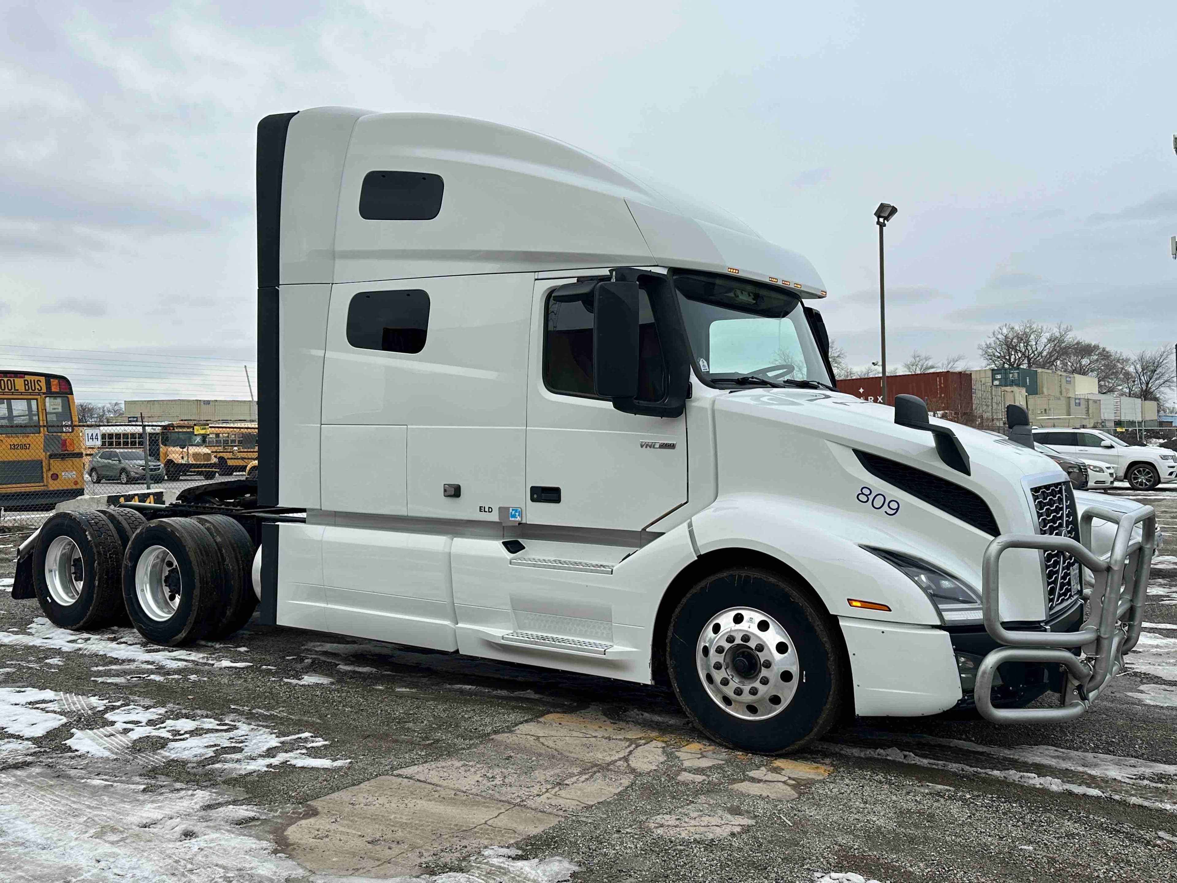 2023 Volvo VNL image 1