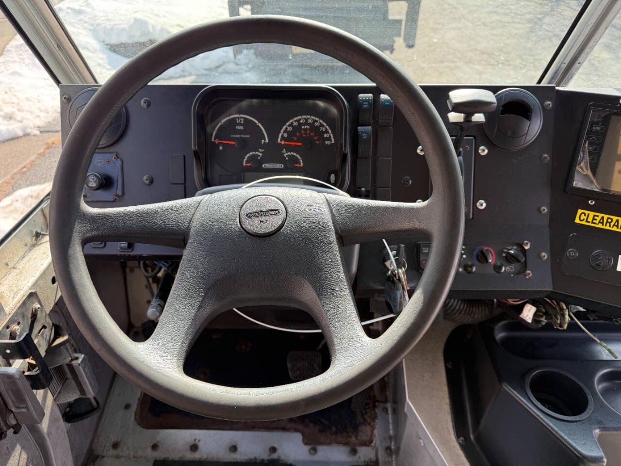 2021 Freightliner MT45 image 12