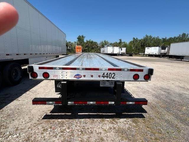 2024 Utility 4000AE image 4