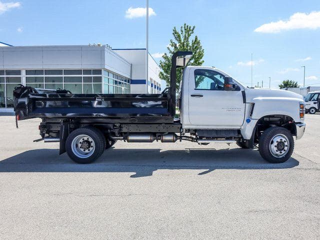 2024 Chevrolet Silverado 4500HD Work Truck image 2