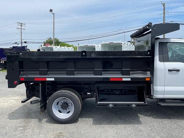 2024 Ford F550 image 21