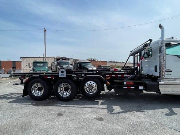 2025 Kenworth T880 image 13