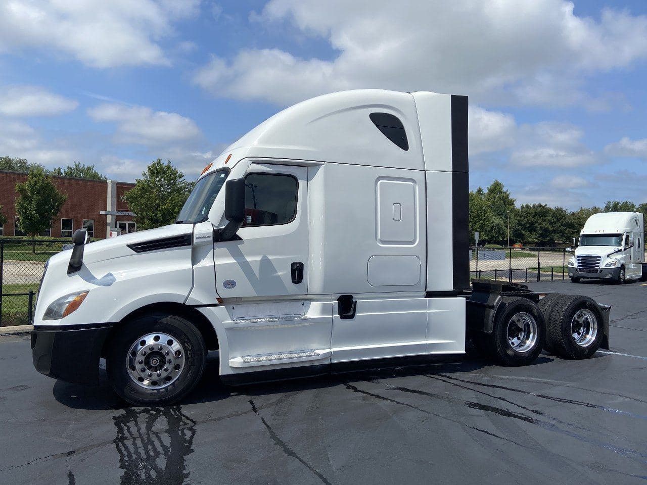 2020 FREIGHTLINER Cascadia CA126 Tandem Axle Sleeper image 10