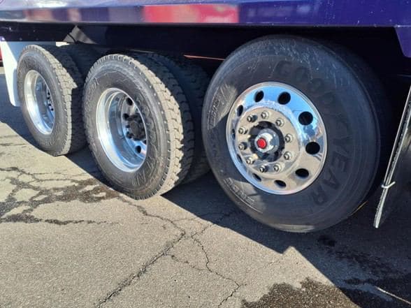 2025 Kenworth T880 image 7