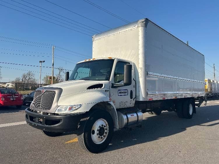 2022 International MV607 Box Truck - 220HP, 6 Speed Automatic, Roll up Door image 3
