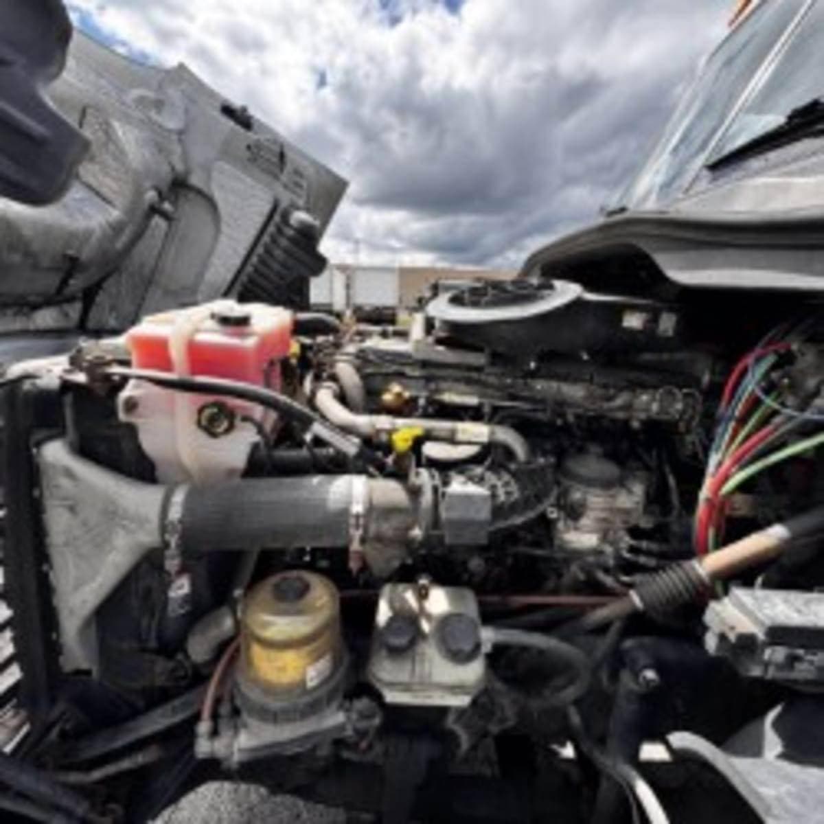 2018 Freightliner Cascadia image 4