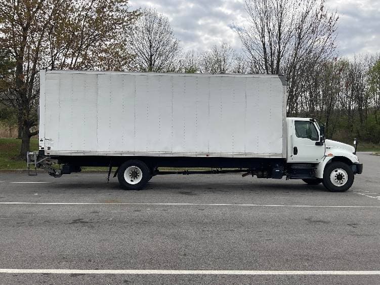 2022 International MV607 Box Truck - 220HP, 6 Speed Automatic, Roll up Door image 15
