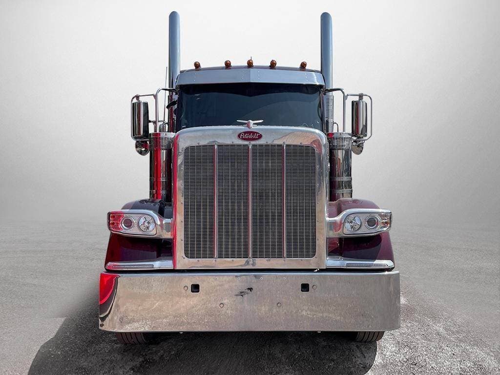 2025 Peterbilt 589 image 2
