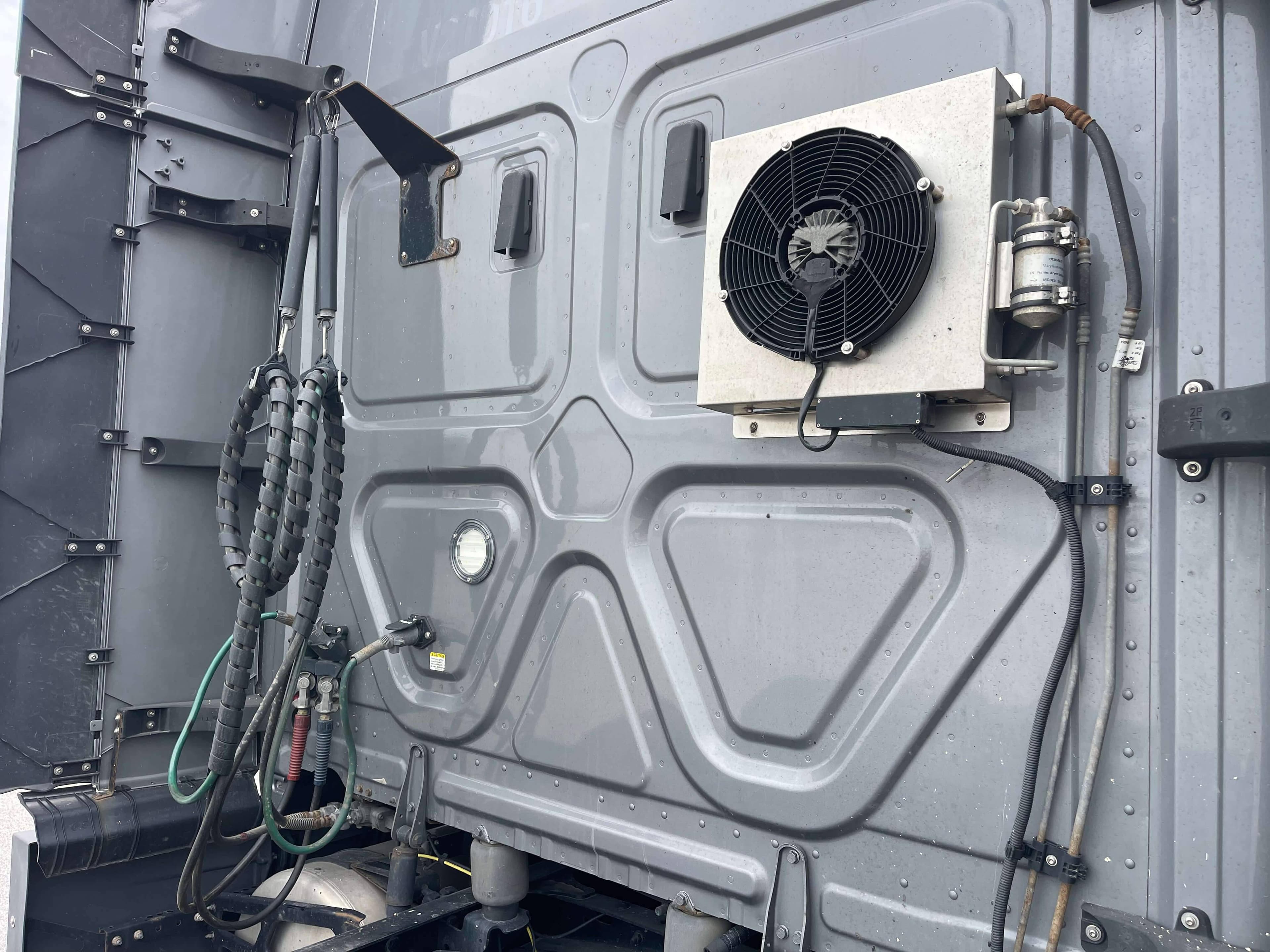 2022 Freightliner Cascadia 126 image 10