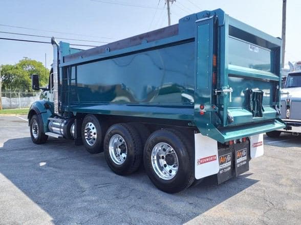 2025 Kenworth T880 image 8