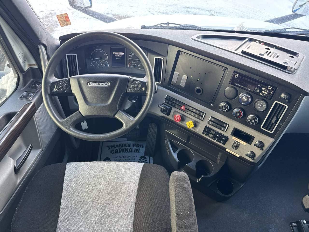 2022 Freightliner Cascadia image 11