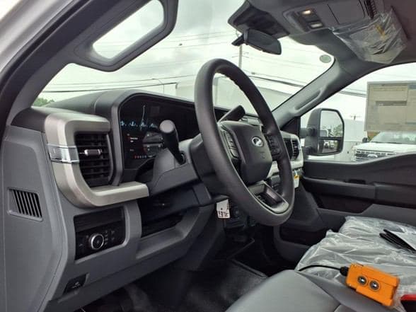 2025 Ford F600 image 10
