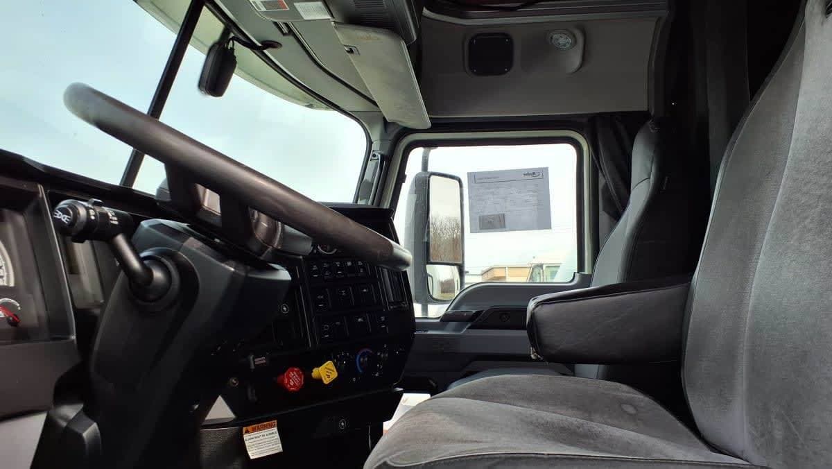 2020 Mack Anthem 64T Sleeper Semi Truck - 62" Mid Roof Sleeper, 445HP, 12 Speed Automatic image 7