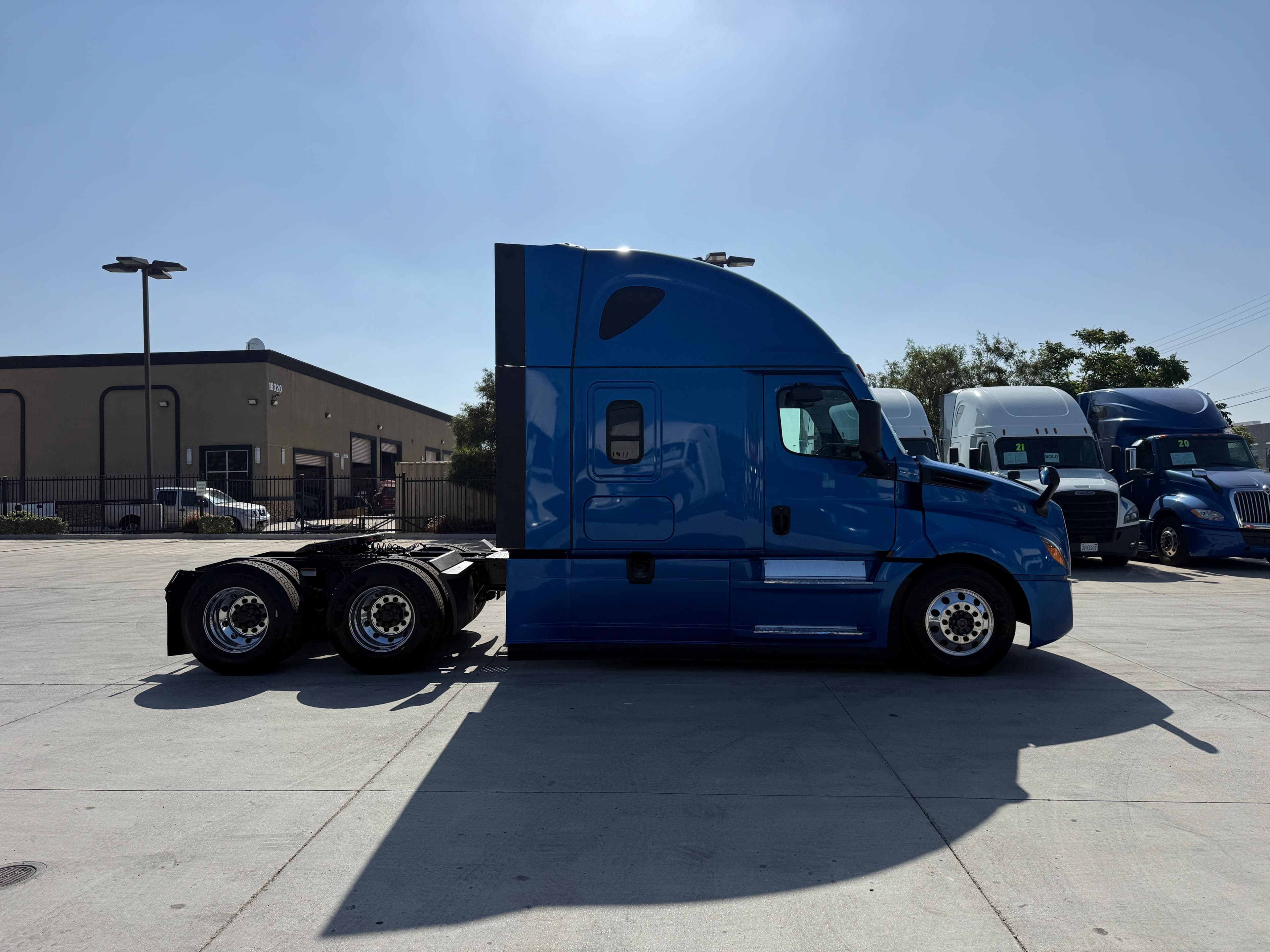 2022 Freightliner Cascadia 126 image 4
