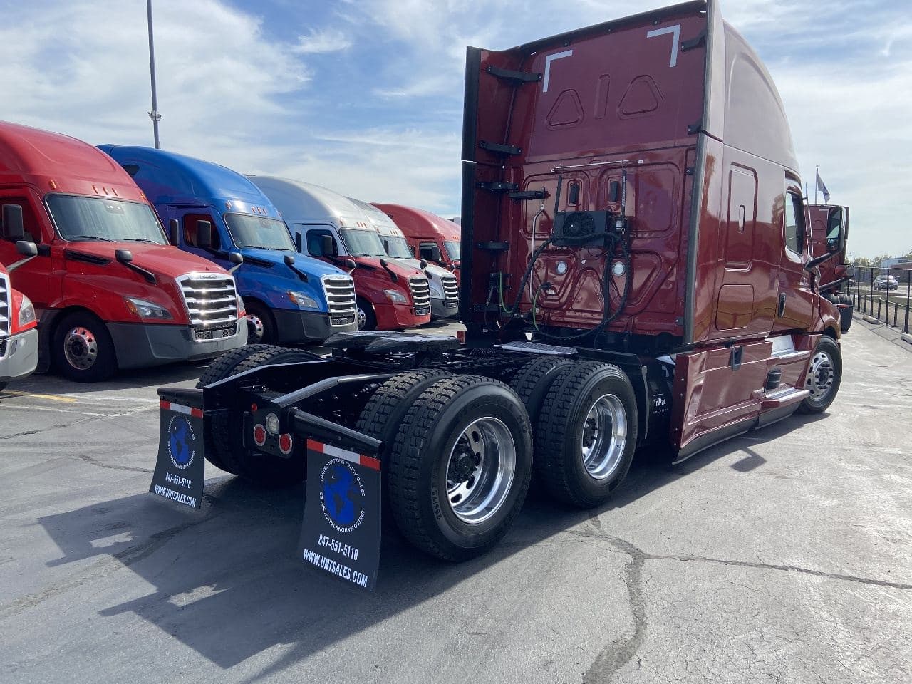 2021 Freightliner Cascadia image 4