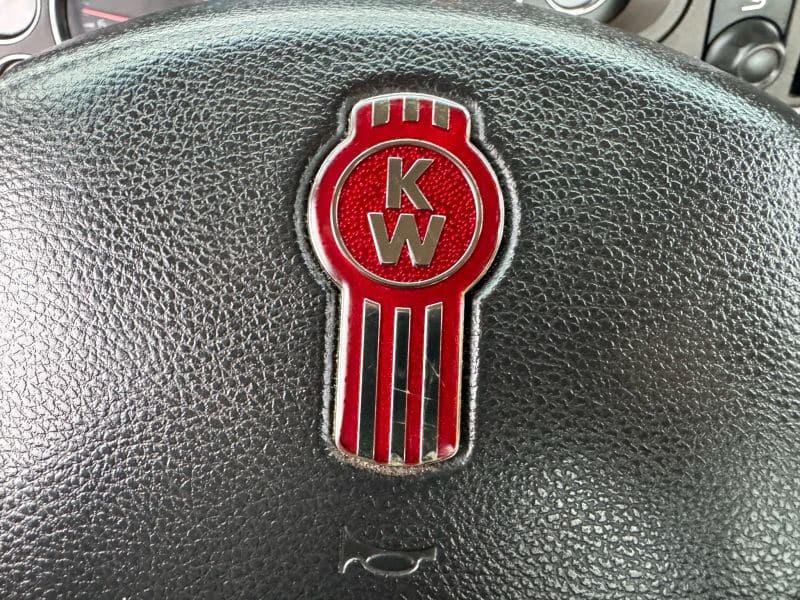 2015 Kenworth T880 image 33