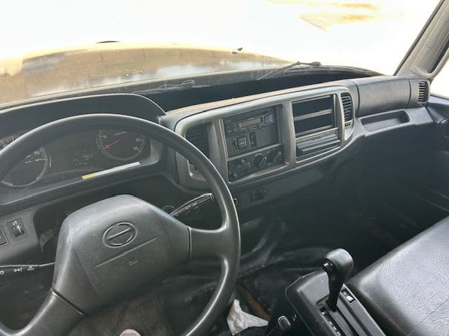 2015 Hino 268 image 6