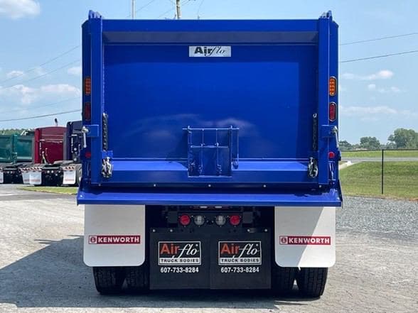 2025 Kenworth T880 image 10