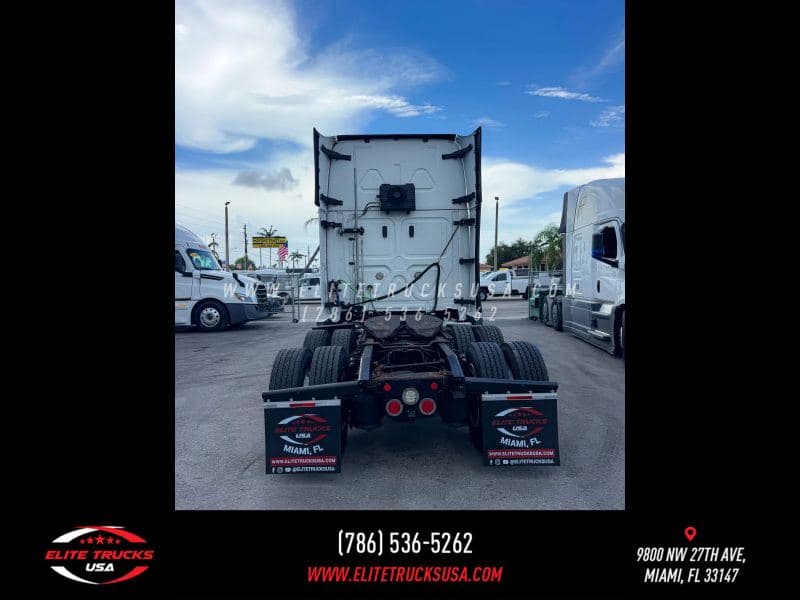 2022 Freightliner Cascadia 126 image 4