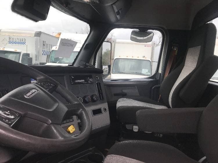 2021 Freightliner Cascadia image 7