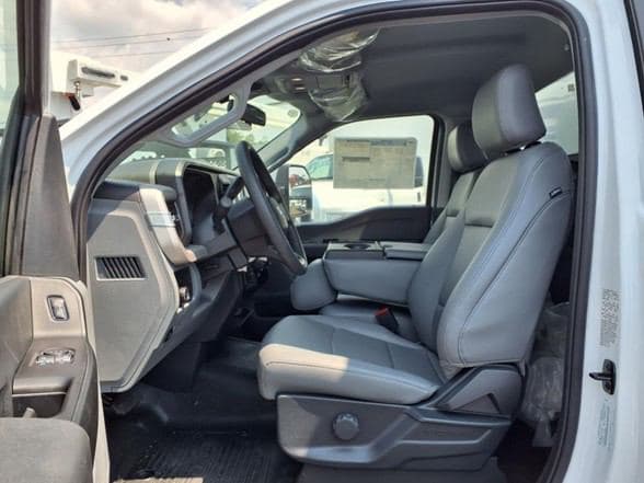 2025 Ford F550 image 14