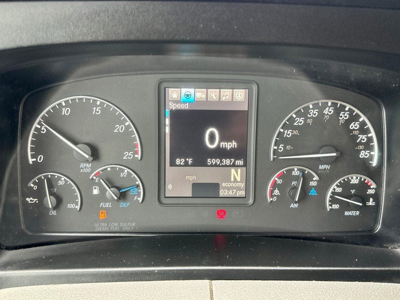 2021 Freightliner Cascadia 126 image 11