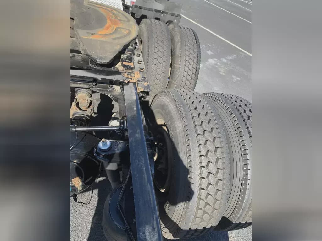 2022 Kenworth T680 image 5