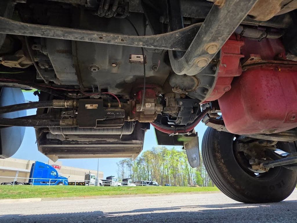 Used 2021 PETERBILT 567 image 14