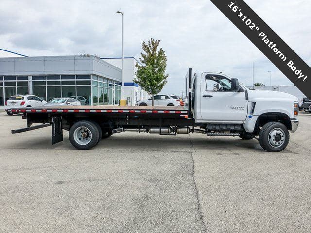 2024 Chevrolet Silverado 5500HD Work Truck 16'x102" Platform Body image 2