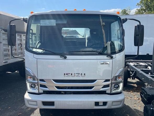2024 Isuzu NRR image 4
