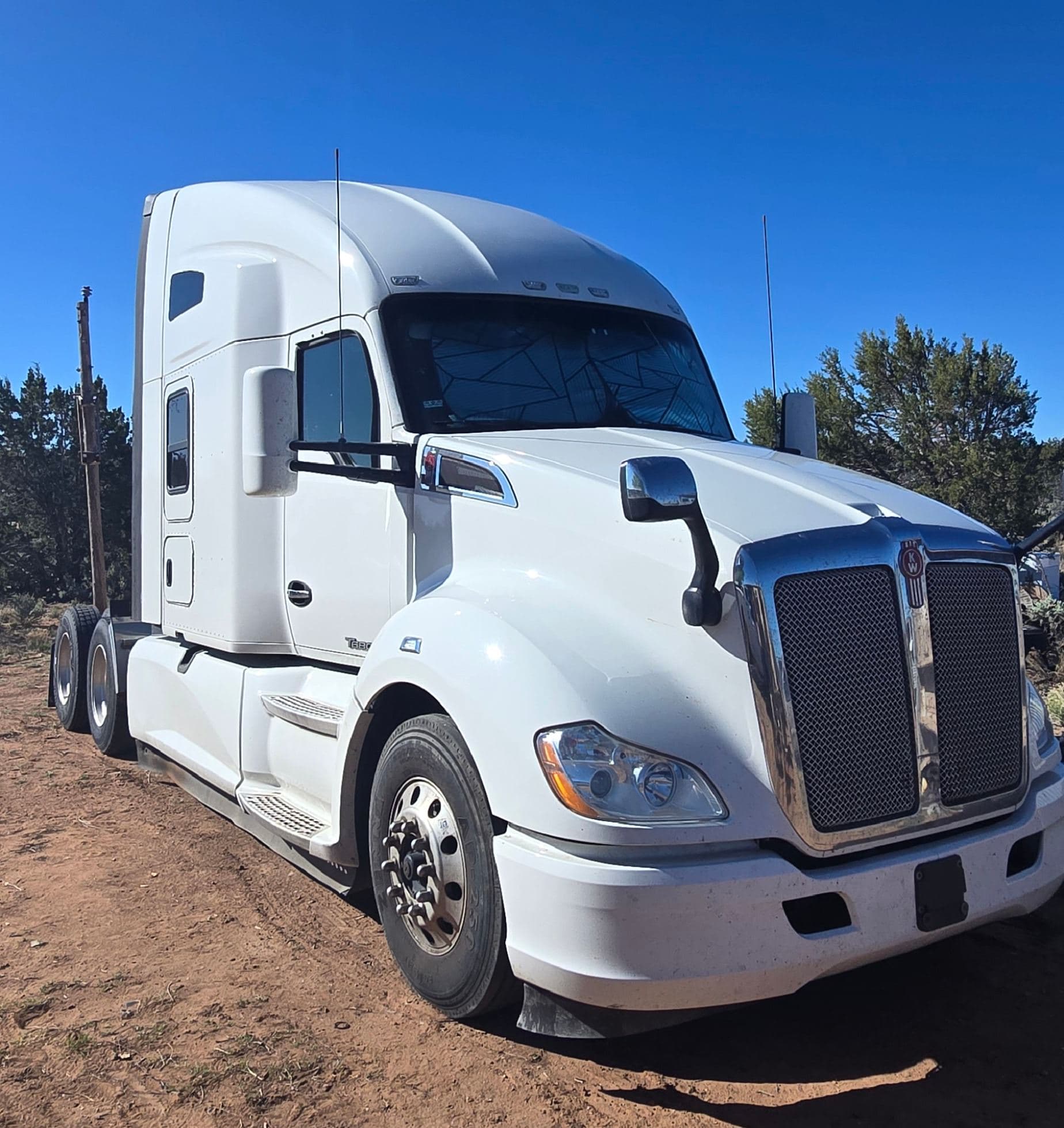 2020 Kenworth T680 image 1