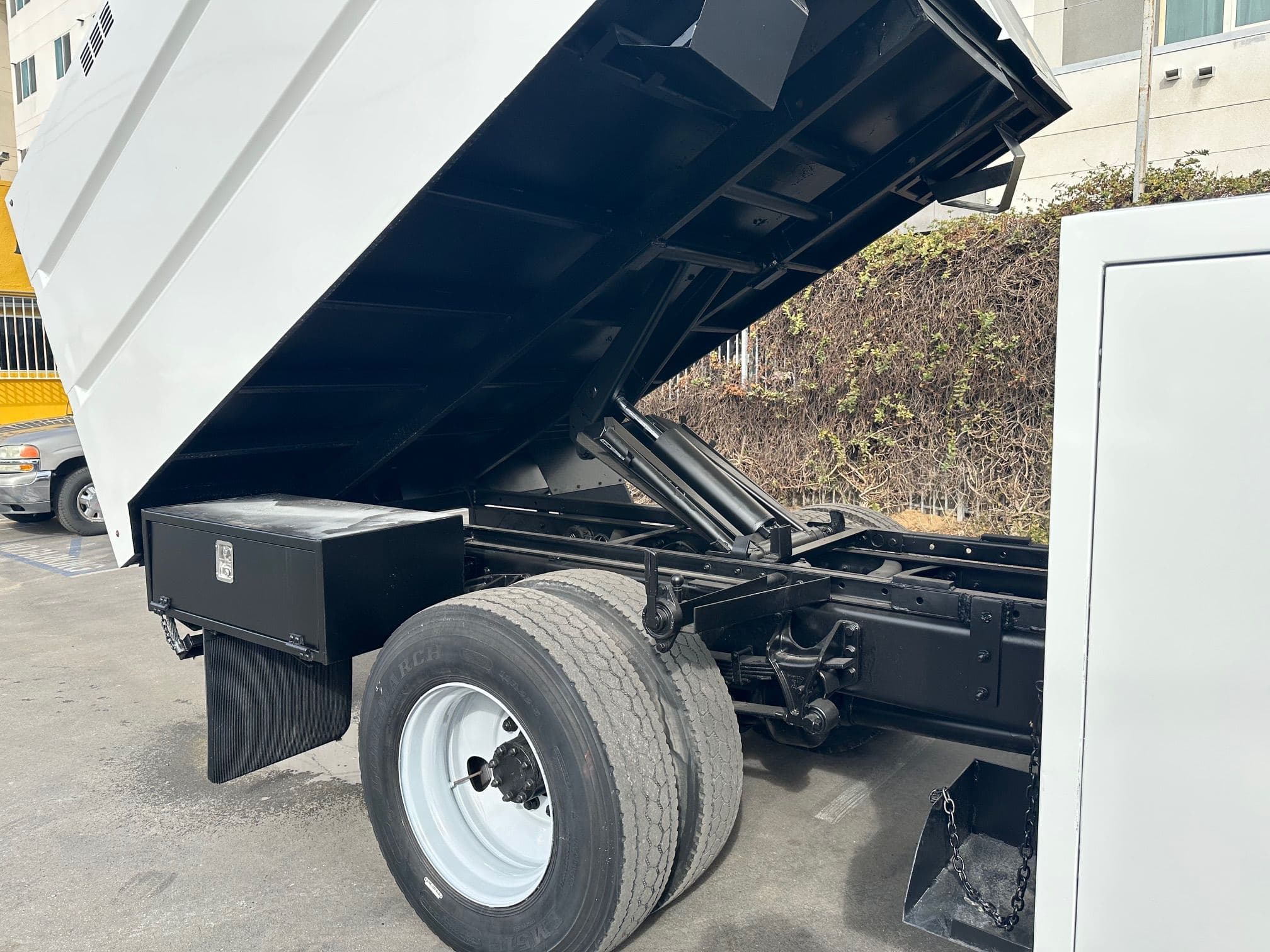 2010 Ford F-750 Forestry Tree Truck image 7