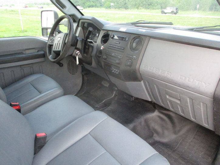 2016 Ford F-550 BUCKET TRUCK 4X4 image 11