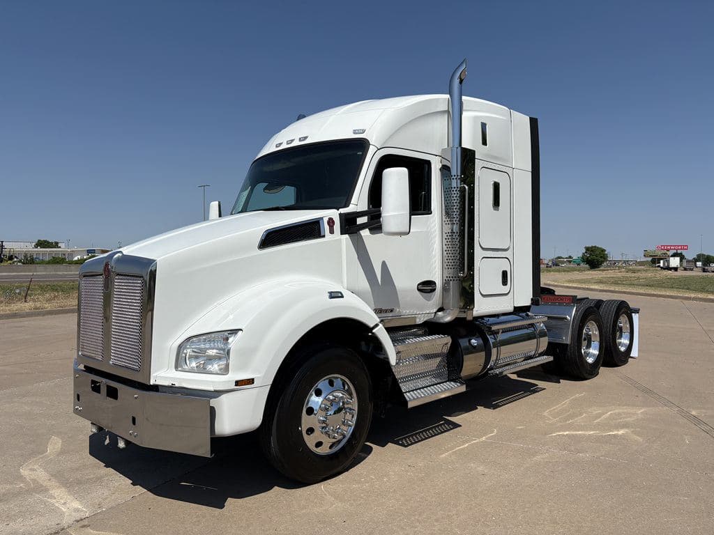 Used 2020 KENWORTH T880 image 2