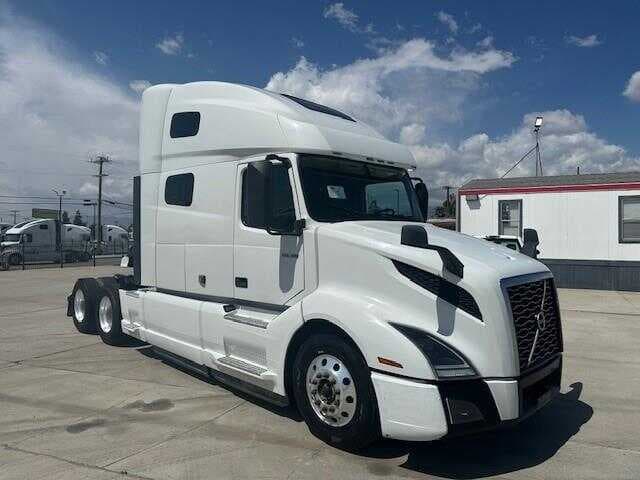 2020 Volvo VNL770 image 2