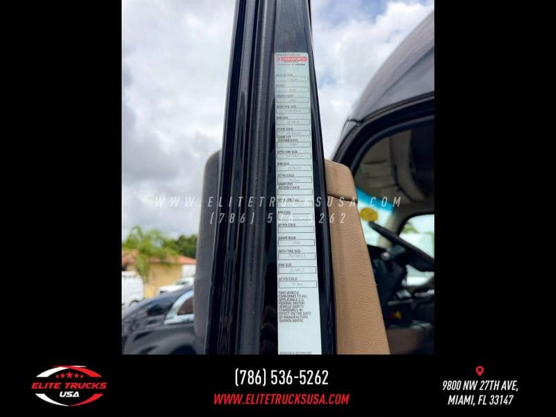 2017 Kenworth T680 image 33