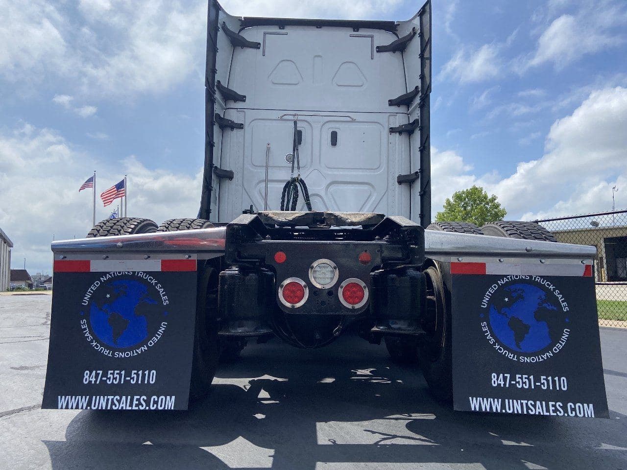 2020 FREIGHTLINER Cascadia CA126 Tandem Axle Sleeper image 6