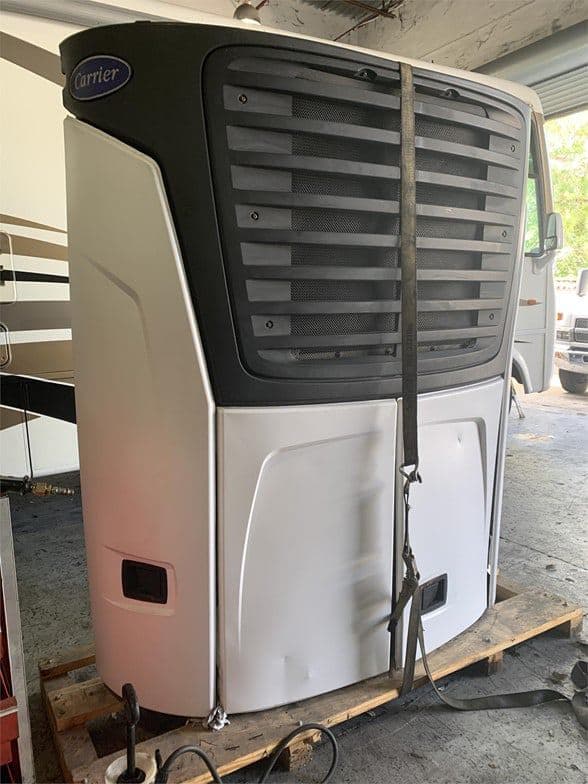 2017 CARRIER 7500 X4 W/ FUEL TANK image 2