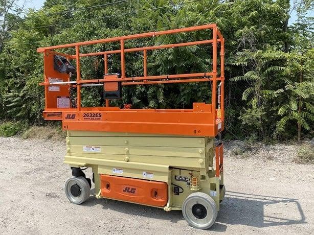 2017 JLG 2632ES image 3
