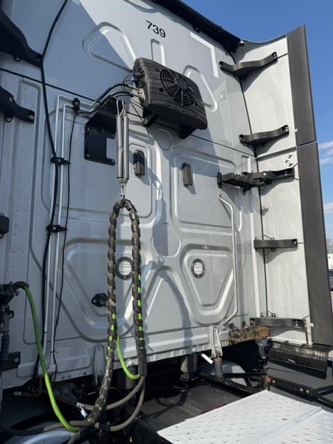 2023 Freightliner Cascadia 126 image 7