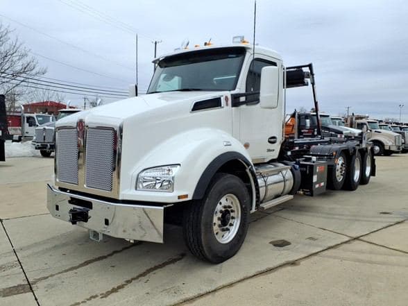 2025 Kenworth T880 image 14