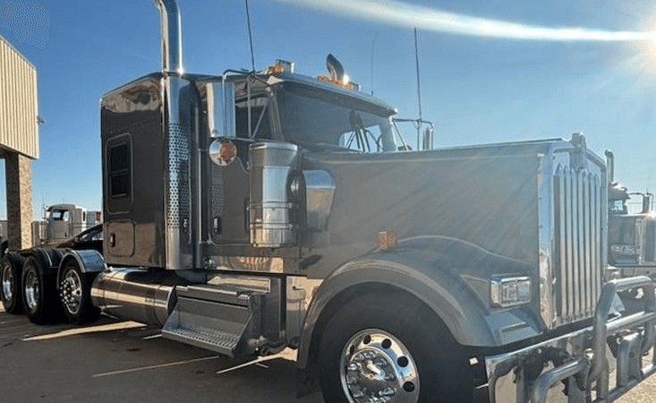 2020 Kenworth W9 Series image 2