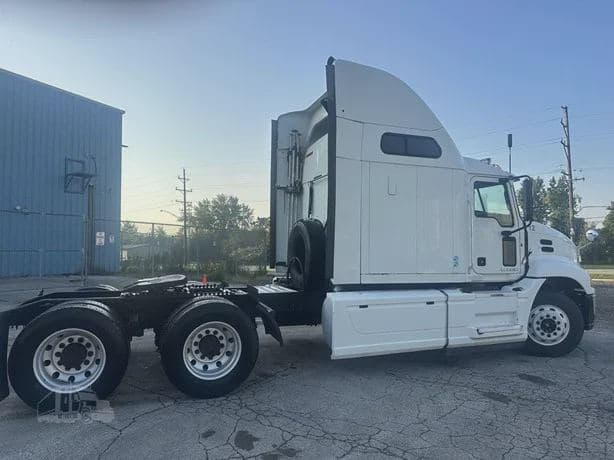 2014 Mack CXU (Pinnacle) image 9