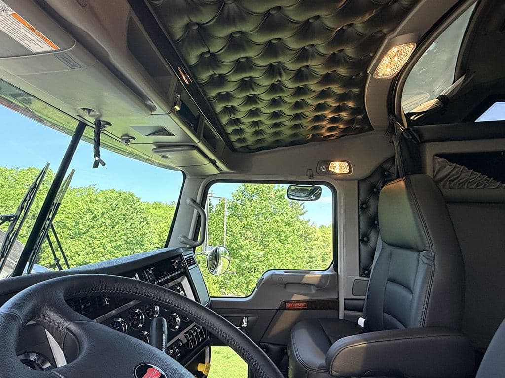 New 2027 KENWORTH W900L image 3
