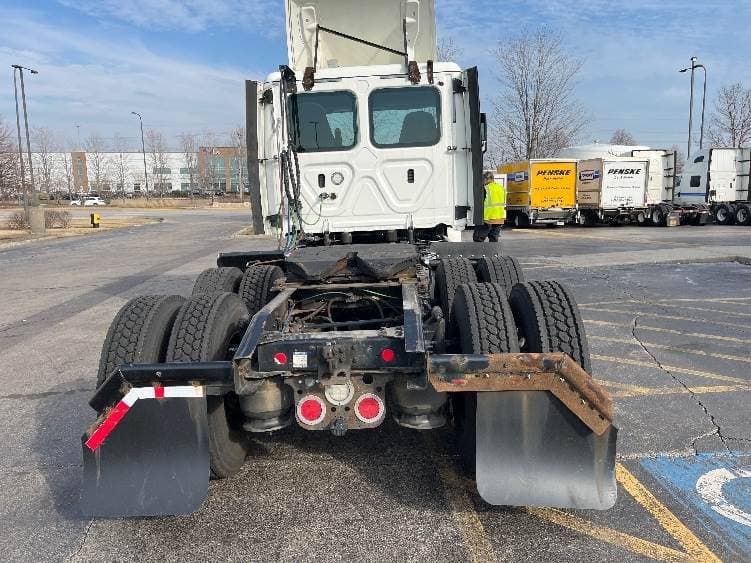 2019 Freightliner Cascadia image 6